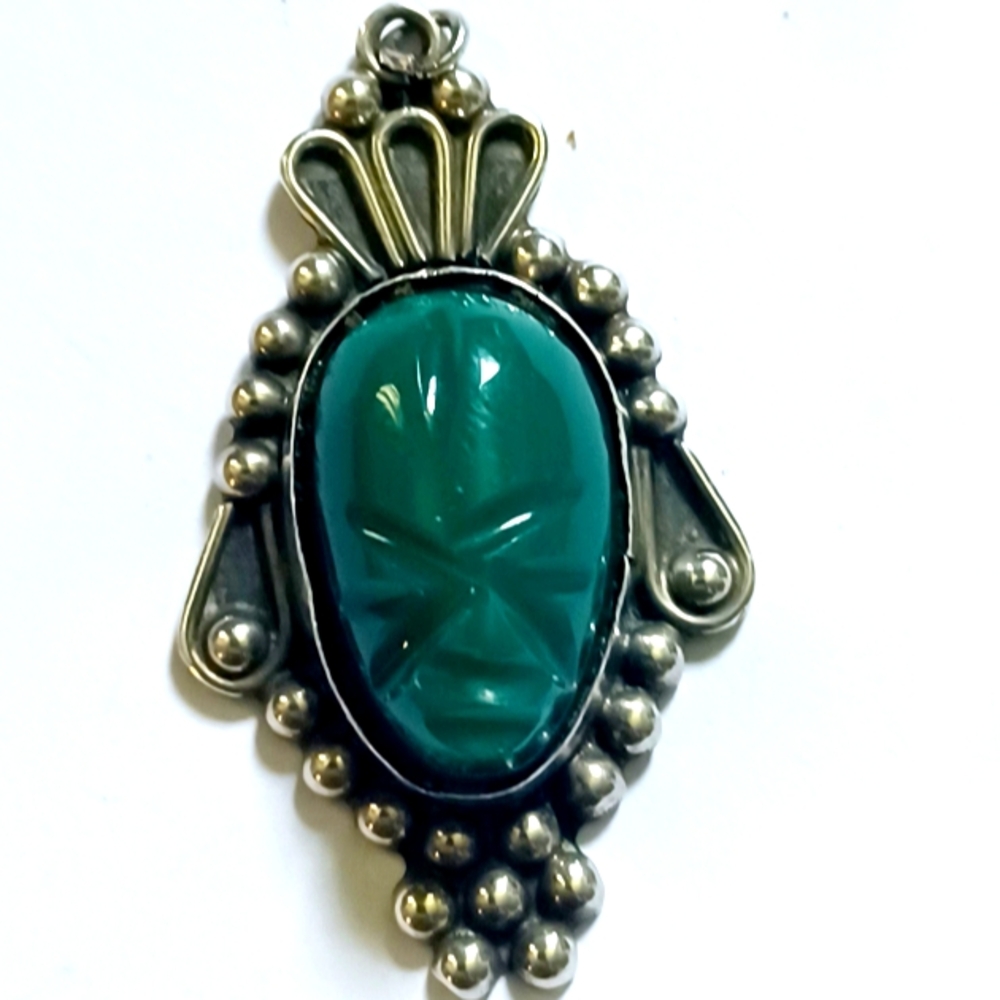 Mexico 925 Sterling Silver Carved Tribal Green Onyx Mask Filigree Pendant